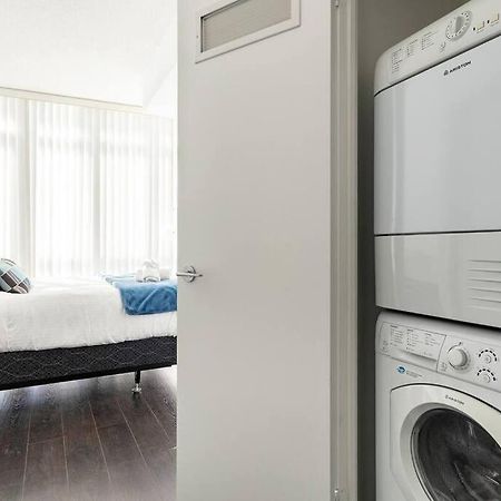 Guestic At Cityplace - Lake View & One Free Parking Toronto Bagian luar foto