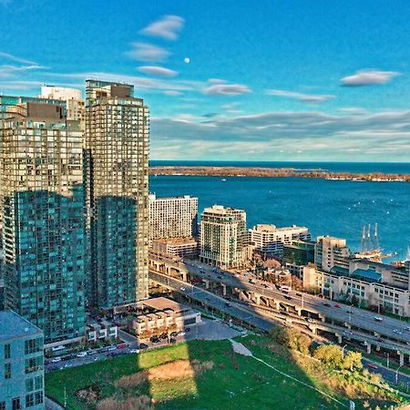 Guestic At Cityplace - Lake View & One Free Parking Toronto Bagian luar foto