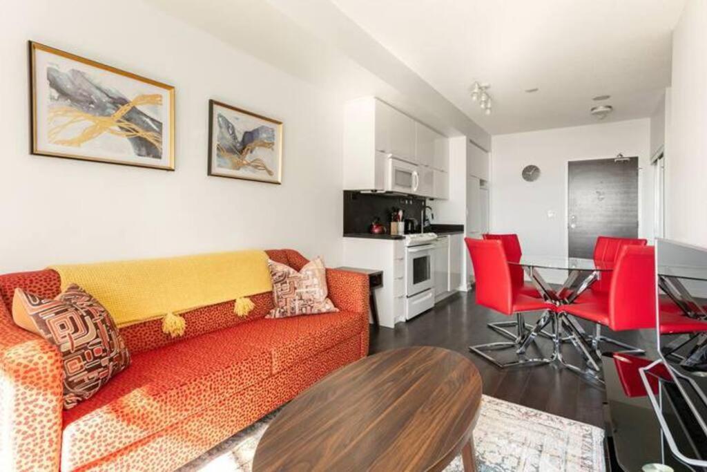 Guestic At Cityplace - Lake View & One Free Parking Toronto Bagian luar foto